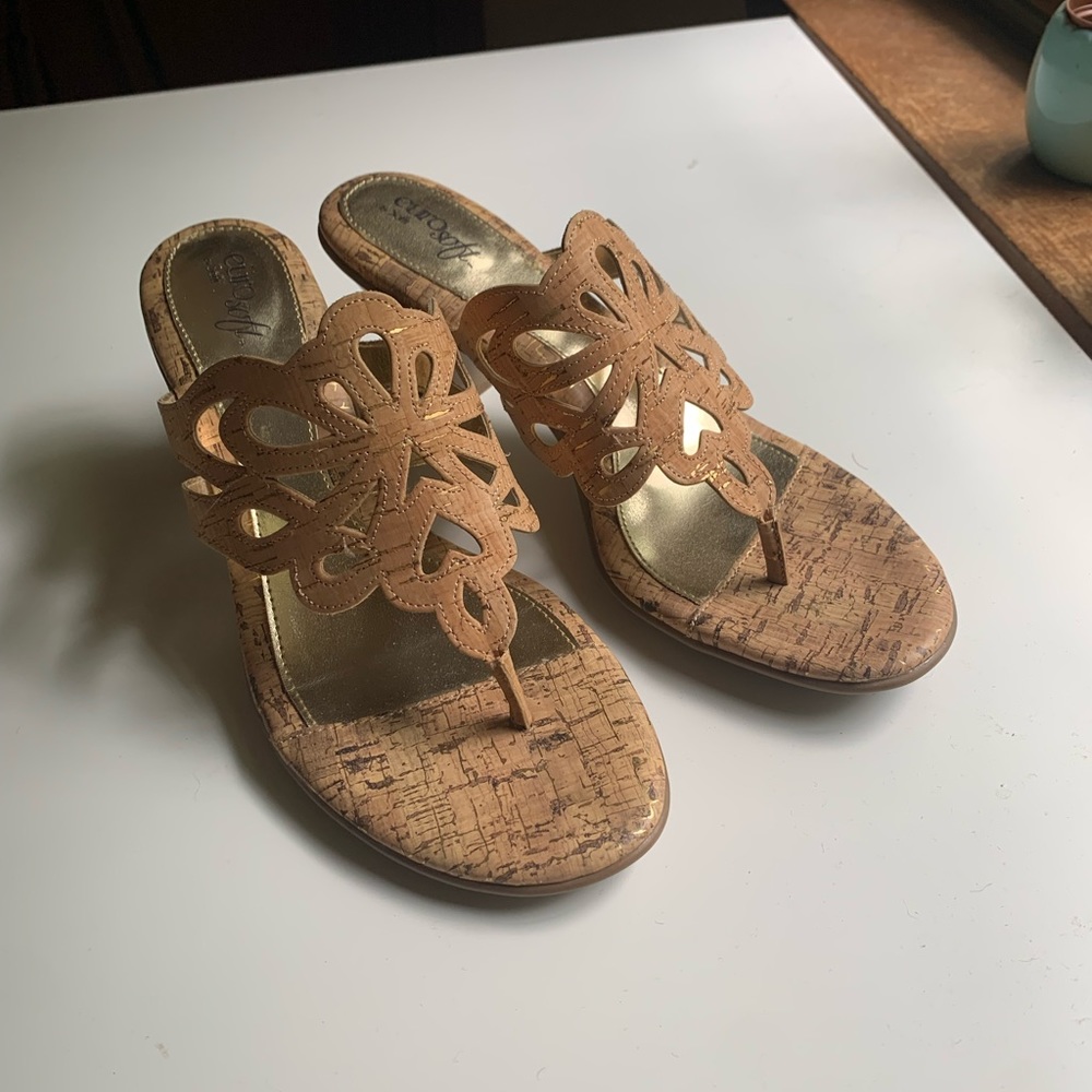 Tan sandals with low heel